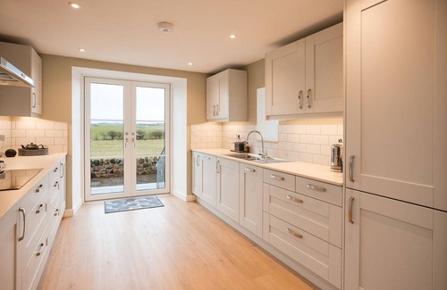 Berwick-upon-Tweed Cottage | Cosy Northumberland farm cottage with hot tub in quiet location
