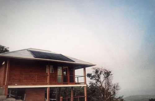 Boston Bay Cabin | Cosy off grid cabin 15 minutes from beautiful beaches