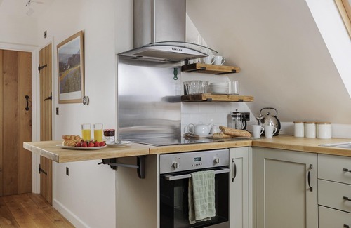 Little Rissington Cottage | Cosy one bedroom dog friendly holiday home in the Cotswolds - The Nest at Robins Roost