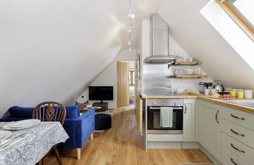Little Rissington Cottage | Cosy one bedroom dog friendly holiday home in the Cotswolds - The Nest at Robins Roost