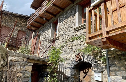 Besse House | Cosy, peaceful house in the heart of the Oisans. Dogs admitted.
