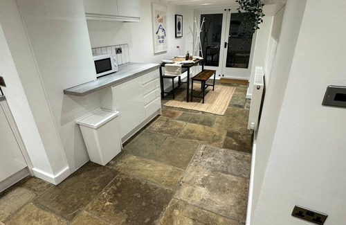 Combs Cottage | Cosy Peak District Cottage