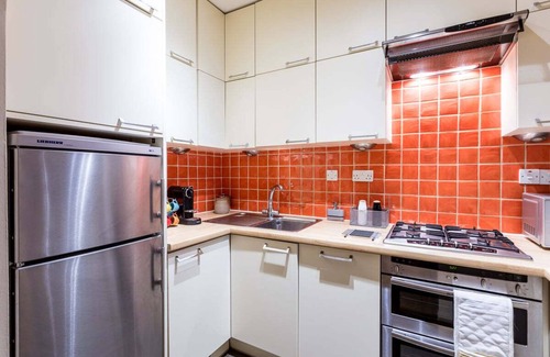 Churchill Apartment | Cosy Pimlico Retreat