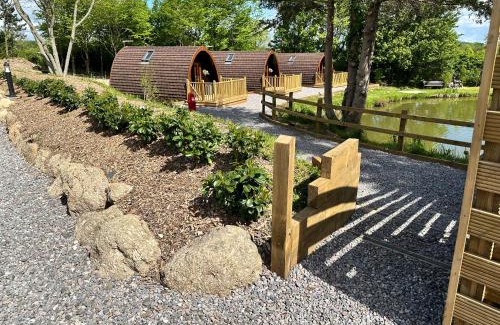Cheriton Bishop Ski Chalet | Cosy Pod by The Moor & Fishing