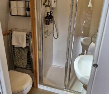 Cheriton Bishop Ski Chalet | Cosy Pod by The Moor & Fishing