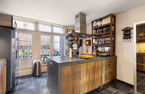 Jordaan Bed & Breakfast | Cosy private apartment in the heart of Jordaan district