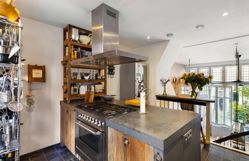 Jordaan Bed & Breakfast | Cosy private apartment in the heart of Jordaan district