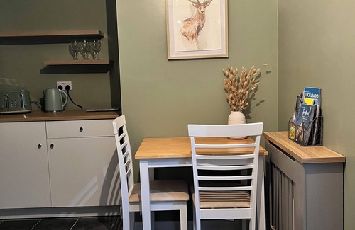 Cardross Apartment | Cosy Private One Bedroom Apartment
