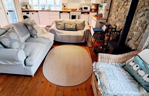 Kilgetty Cottage | Cosy quiet cottage rural South Pembrokeshire