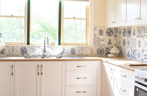 Ross Cottage | Cosy/quiet fam friendly 3 bed cottage right in town.Great pub & historic bridge