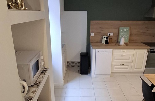 Viviers House | Cosy, quiet town house