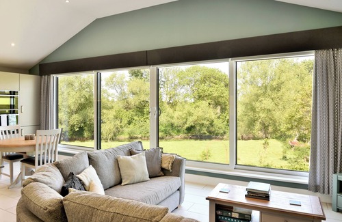 Wroxeter Apartment | Cosy, relaxing dog friendly escape overlooking the river Severn.