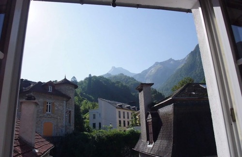 Eaux-Bonnes Apartment | Cosy, renovated family home in the heart of the Pyrenees