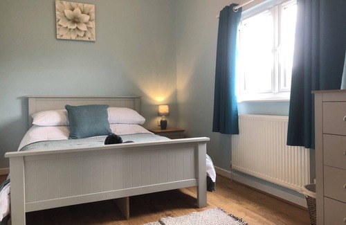 Bury St Edmunds Cabin | Cosy Retreat on Kings Forest - Nightingale Lodge