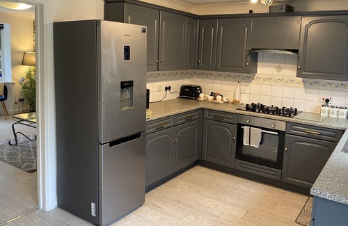 Maidstone Cottage | Cosy Retreat w/ River View + FREE Parking Nr Town