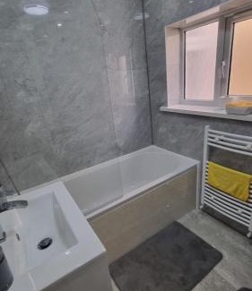 Portsmouth House | Cosy Retreat Your Home Away