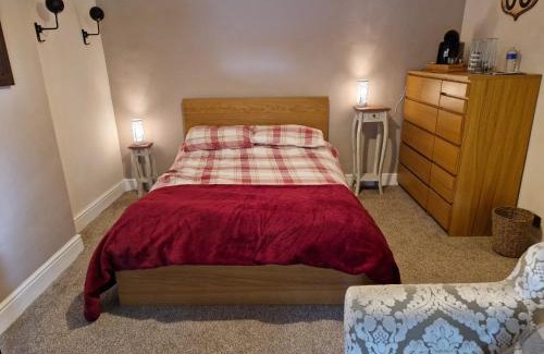 Llanwrda House | Cosy Riverside home