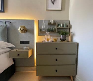 Trafford House | Cosy Room In homestay