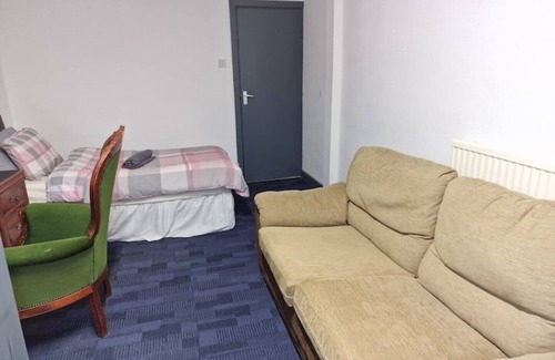 Kegworth Apartment | Cosy room near East Midland Airport Room 5