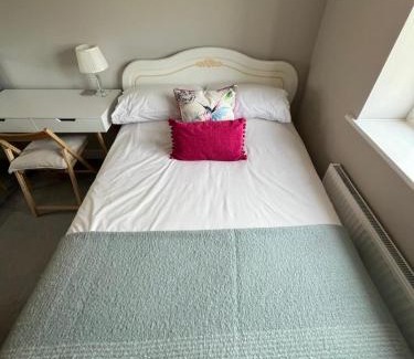 Lytchett Matravers Bed & Breakfast | Cosy room near Poole, Dorset