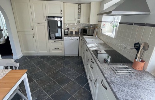 Frome House | Cosy Rural Annex, Free Parking, Walkable to Frome Town Centre