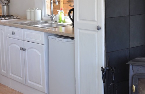 Shaftesbury Cabin | Cosy Rural Lodge at Goldhill Glamping - Sleeps 4