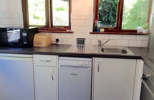 Saint Erth Praze Cottage | Cosy, rural retreat, chiminea and bbq. Perfect for couples. Dog-friendly.