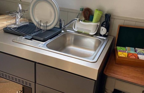 Bottlesford House | Cosy Rural Retreat, Sleeps 3 & Petfriendly