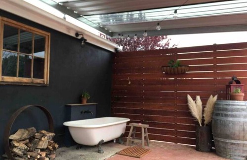 Talunga Cottage | Cosy Rustic Cottage - Adelaide Hills - Scenic Secluded