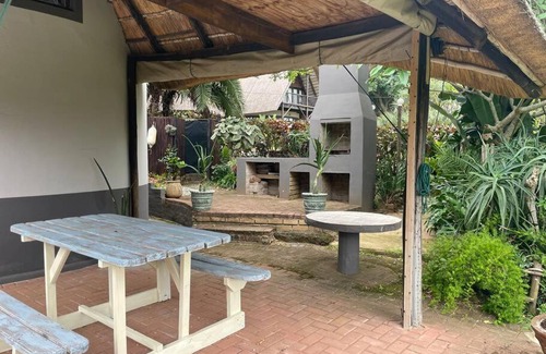 Port Shepstone Apartment | Cosy Rustic Little Cottage