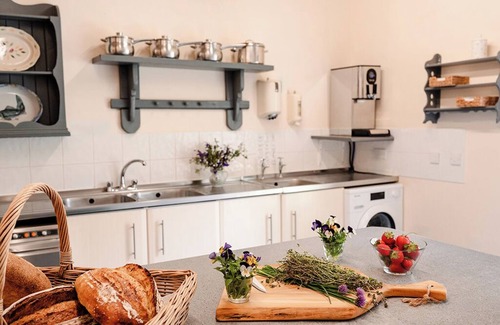 Kingussie Cabin | Cosy, rustic retreat in the Cairngorms National Park, surrounded by wild nature.