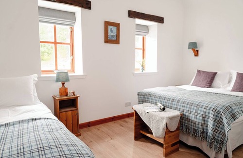 Kingussie Cabin | Cosy, rustic retreat in the Cairngorms National Park, surrounded by wild nature.