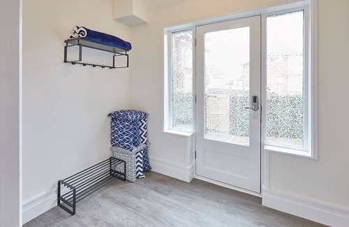 Saltburn-by-the-Sea Cottage | Cosy seaside cottage ideal for beach, pub & town. Private sun terrace with fire pit. Dogs welcome.