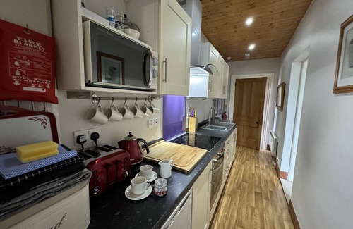 Blackwell in the Peak Apartment | Cosy self catering apartment in large Victorian Residence