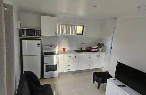 St Andrews Apartment | Cosy Self-Contained 1-Bedroom Compact Granny