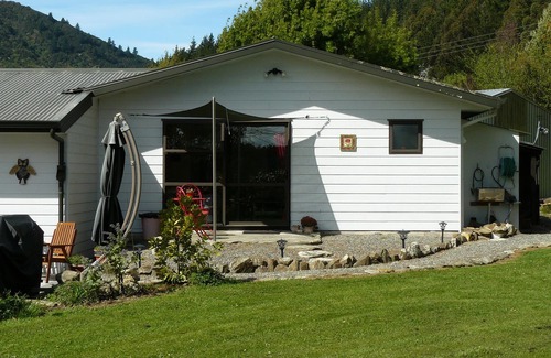 Linkwater Apartment | Cosy, self contained boutique studio.