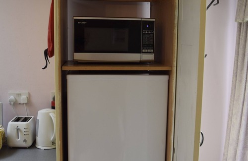 Fishponds Apartment | Cosy self-contained studio flat in Bristol