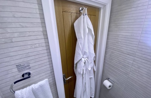 Winchester Apartment | Cosy Serviced Studio Pet Friendly