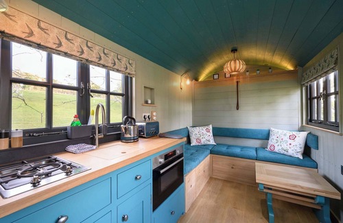 North Berwick Apartment | Cosy Shepherds Hut Getaway in East Lothian