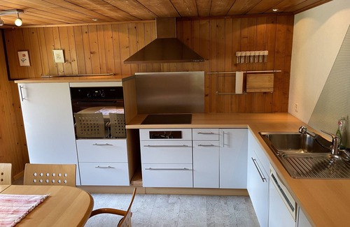 Klosters-Serneus Ski Chalet | Cosy Ski-in Mountain chic 4,5 rooms apartment