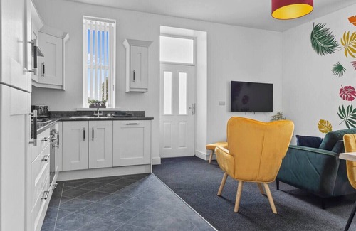 Stainburn Apartment | Cosy & Spacious 2BR Flat in Workington with FREE Parking