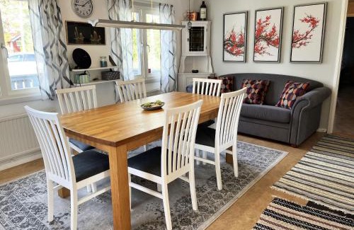 Virserum House | Cosy, spacious cottage located by Lake Virserumssjon