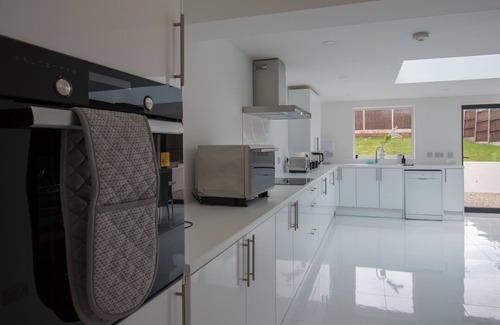 Selly Oak House | Cosy, Spacious home in Harborne, Close to Birmingham City Centre
