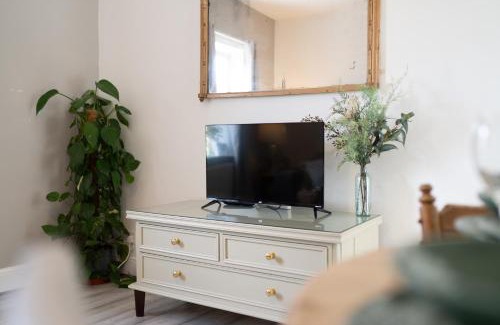Stamford Apartment | Cosy Stamford Flat - Walk to Burghley & More