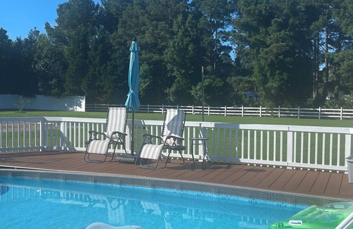 Fentress Apartment | Cosy studio apartment over garage. Half hour from VB - 1 hour from Outerbanks