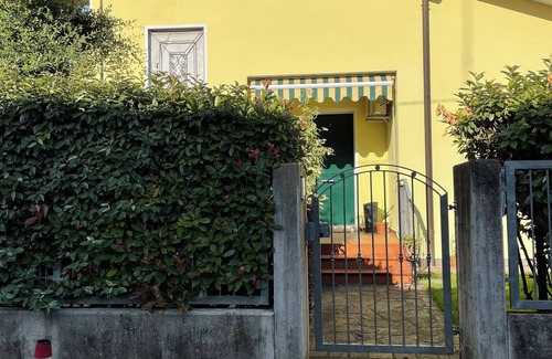 Favaro Veneto Apartment | Cosy studio apartment with garden and parking spot, close to Airport and Venice