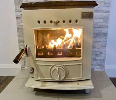 Killybegs House | Cosy Studio Cabin set in nature with stove