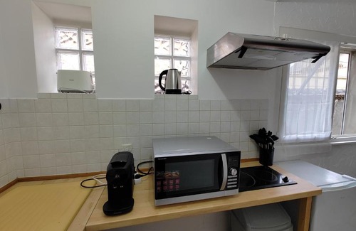 Pont-de-L'Arche Apartment | Cosy Studio