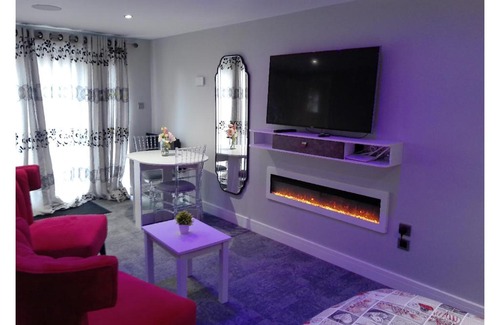 Bletchley Apartment | Cosy Studio