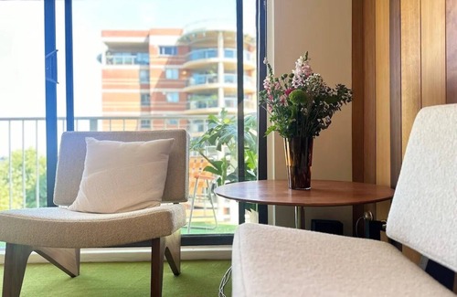 Bondi Junction Apartment | Cosy Studio in Bondi Junction in 1970s building